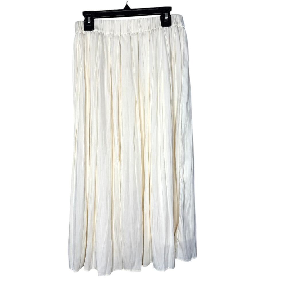 H & M ivory pleated elastic waist skirt size 6